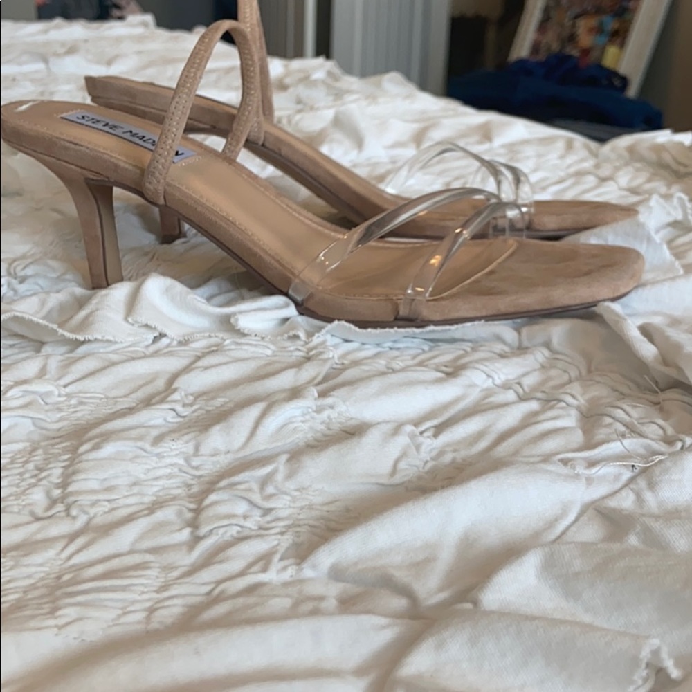 BRAND NEW Steve Madden kitten heel